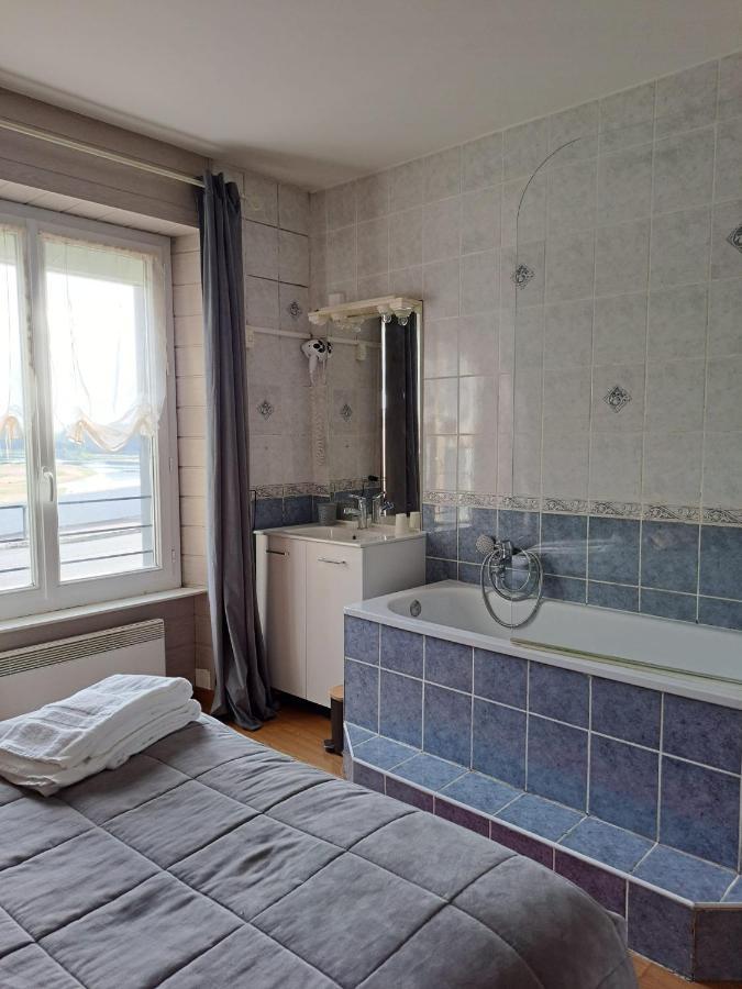Le Petit Pecheur Hotel Saint-Florent-le-Vieil Luaran gambar