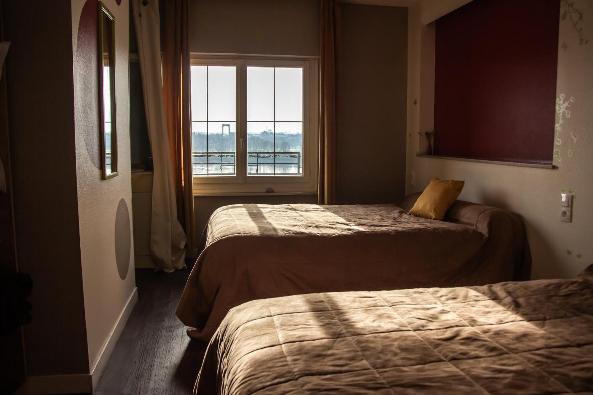 Le Petit Pecheur Hotel Saint-Florent-le-Vieil Luaran gambar