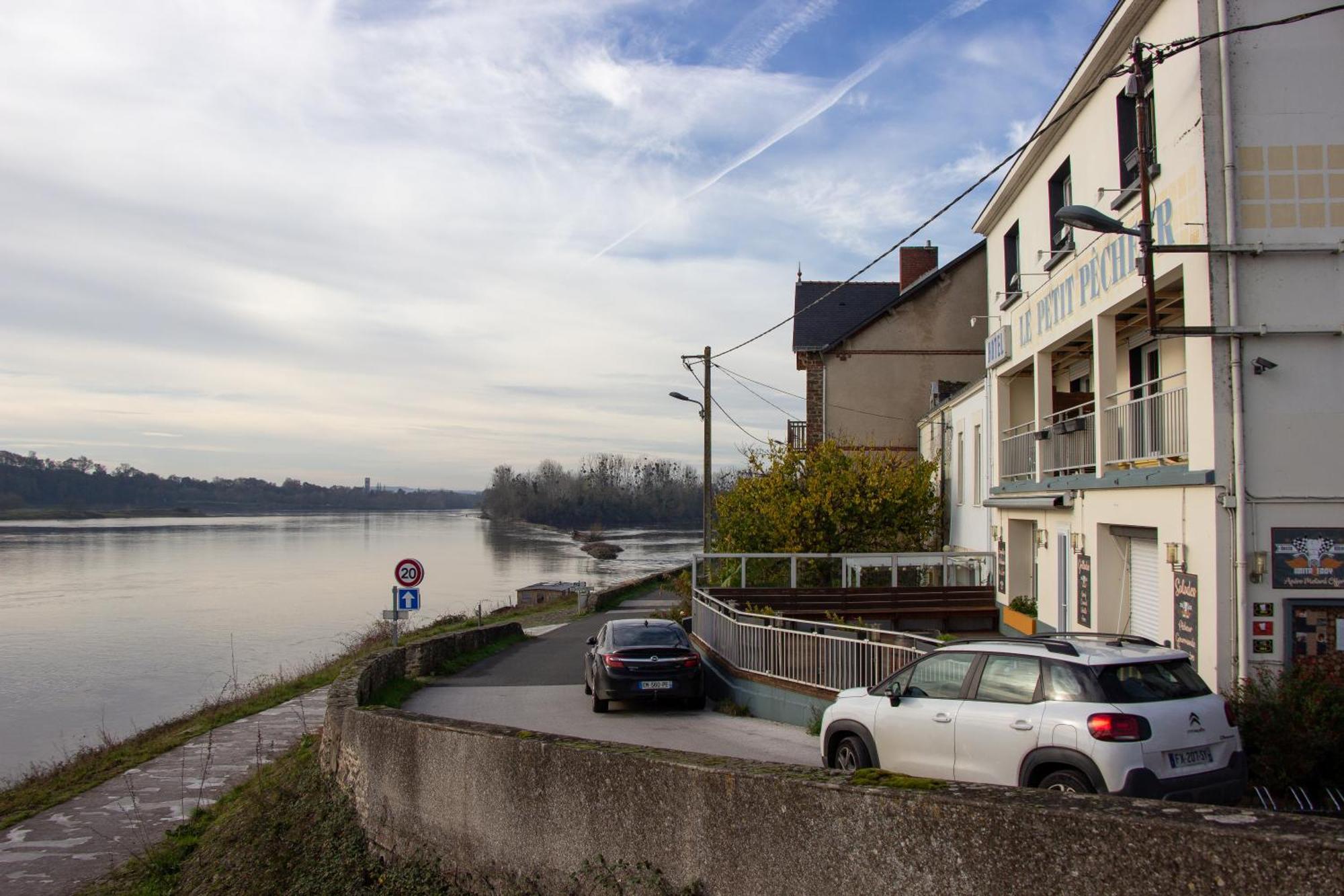 Le Petit Pecheur Hotel Saint-Florent-le-Vieil Luaran gambar
