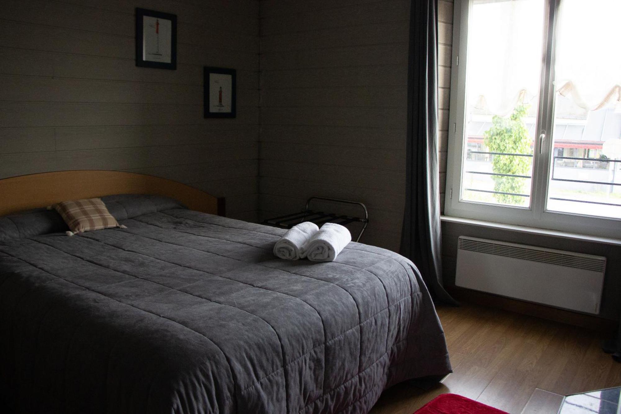 Le Petit Pecheur Hotel Saint-Florent-le-Vieil Luaran gambar