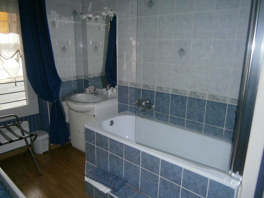 Le Petit Pecheur Hotel Saint-Florent-le-Vieil Luaran gambar
