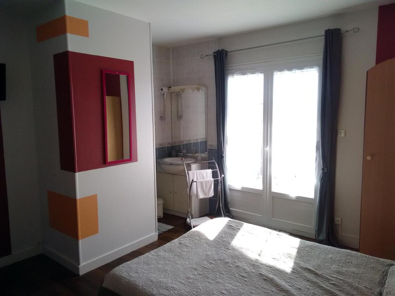 Le Petit Pecheur Hotel Saint-Florent-le-Vieil Luaran gambar